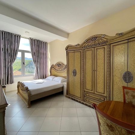 Hotel Latifi Gramsh 외부 사진