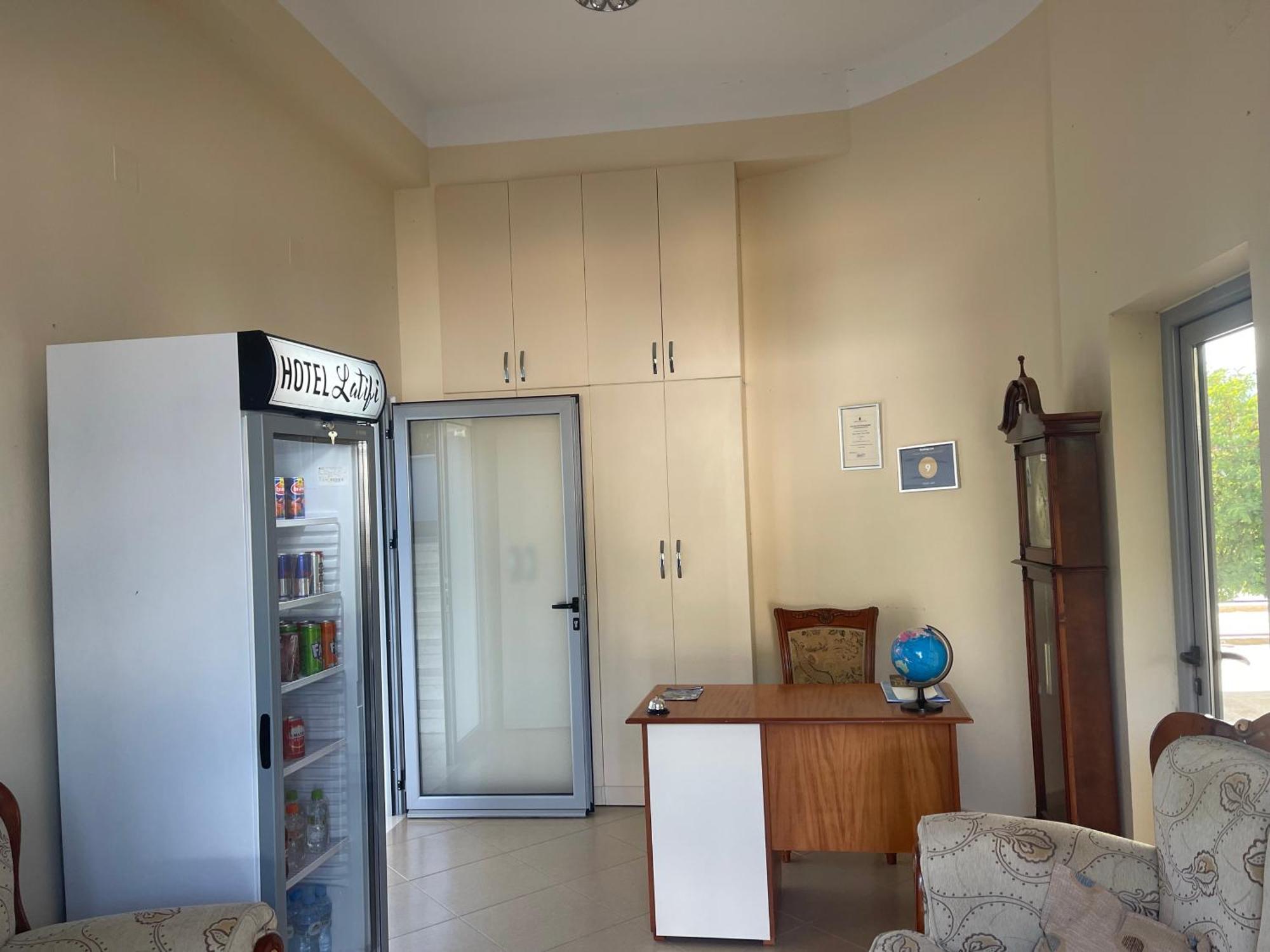 Hotel Latifi Gramsh 외부 사진