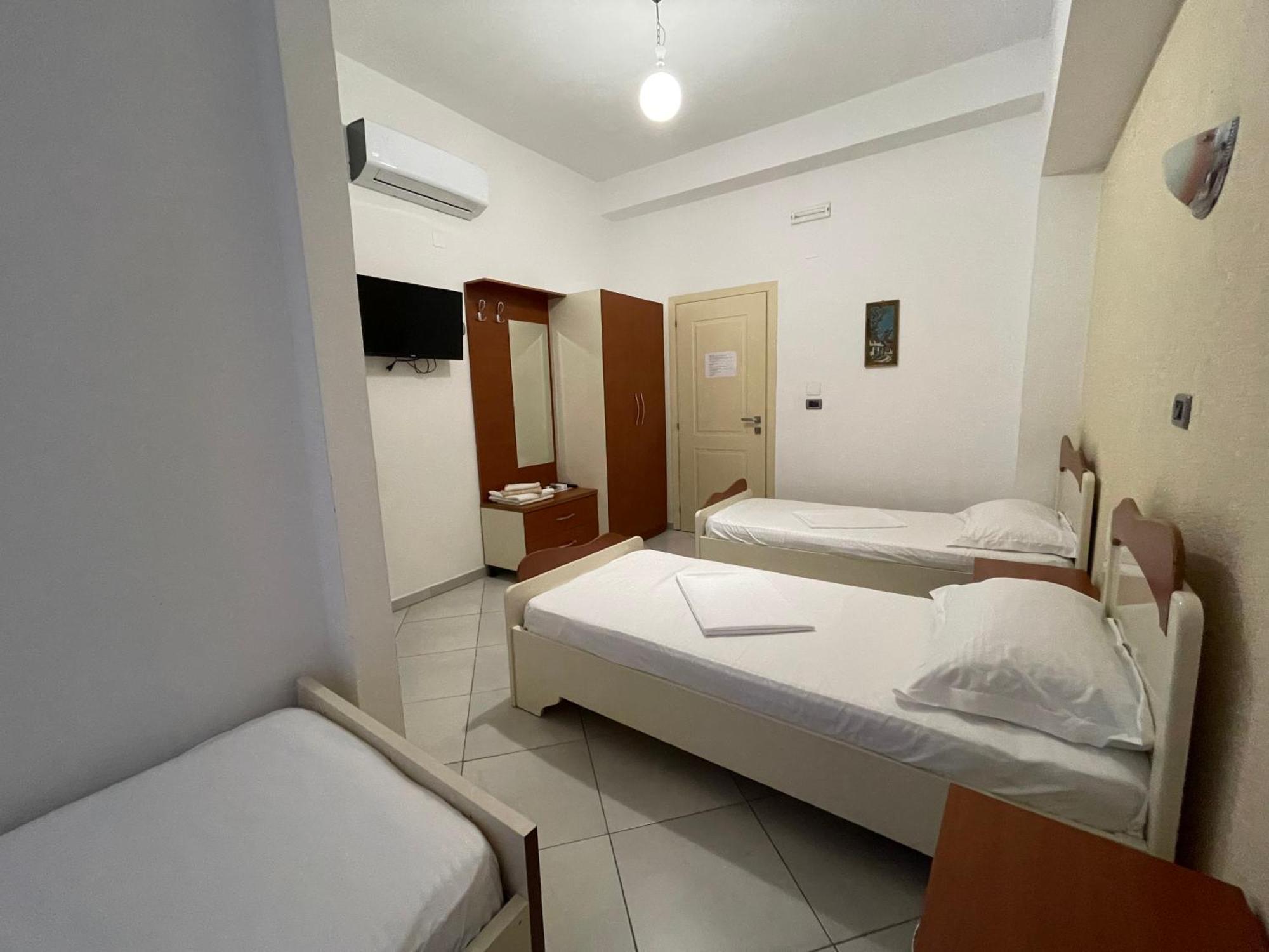 Hotel Latifi Gramsh 외부 사진