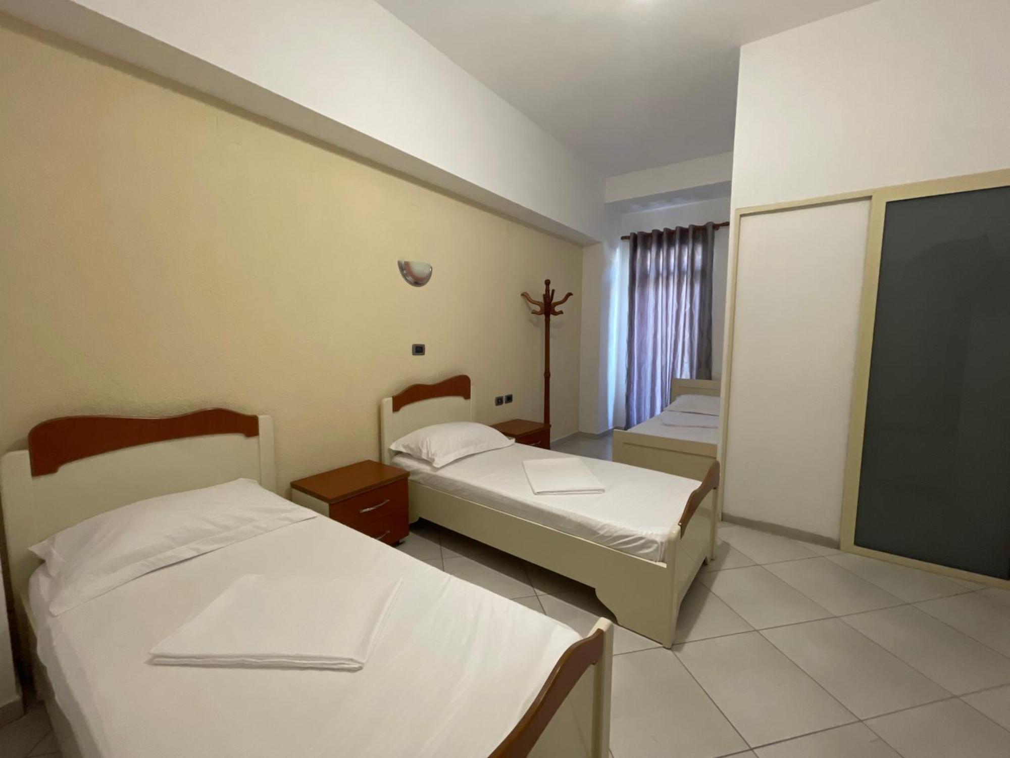 Hotel Latifi Gramsh 외부 사진