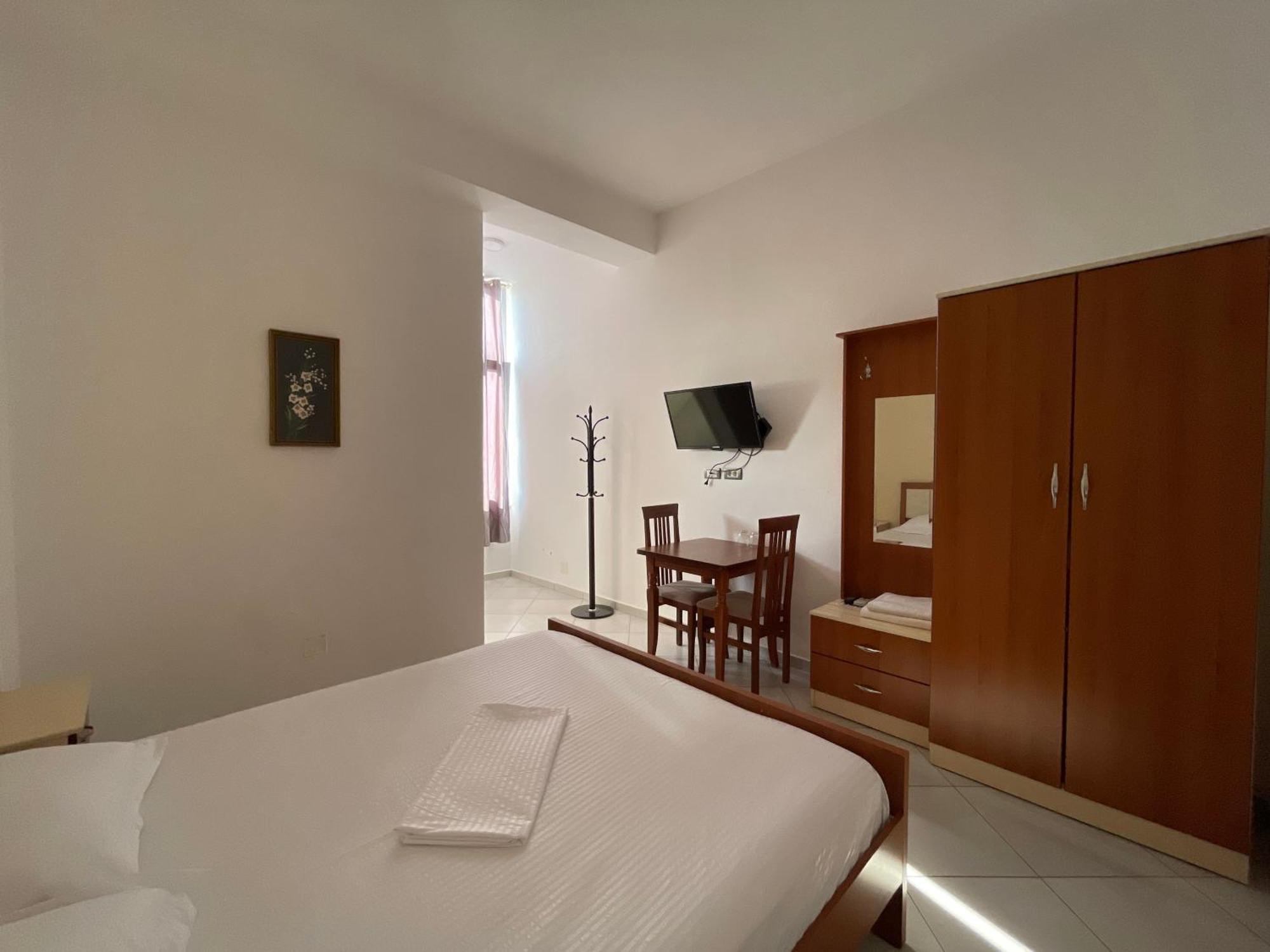 Hotel Latifi Gramsh 외부 사진
