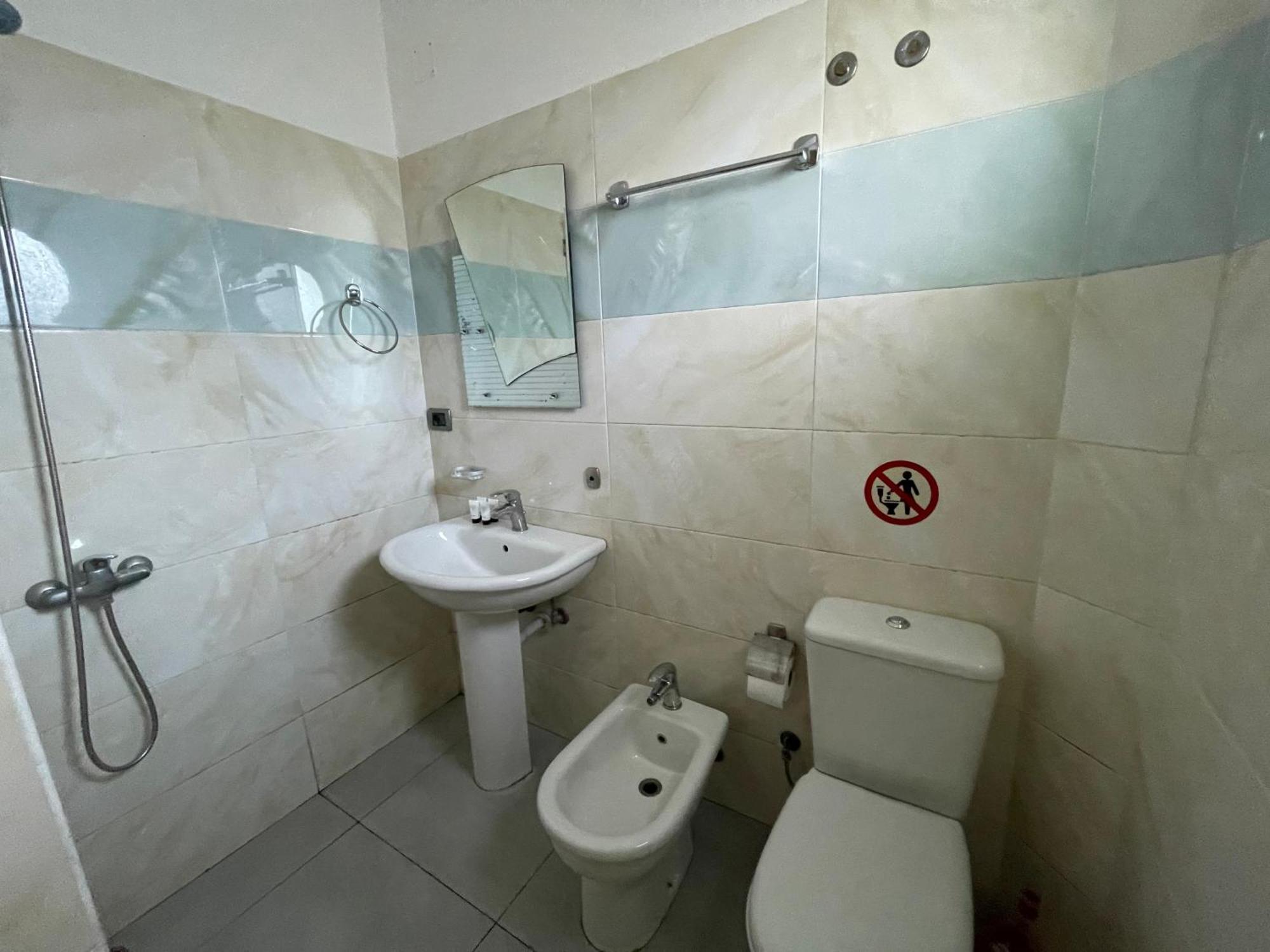 Hotel Latifi Gramsh 외부 사진
