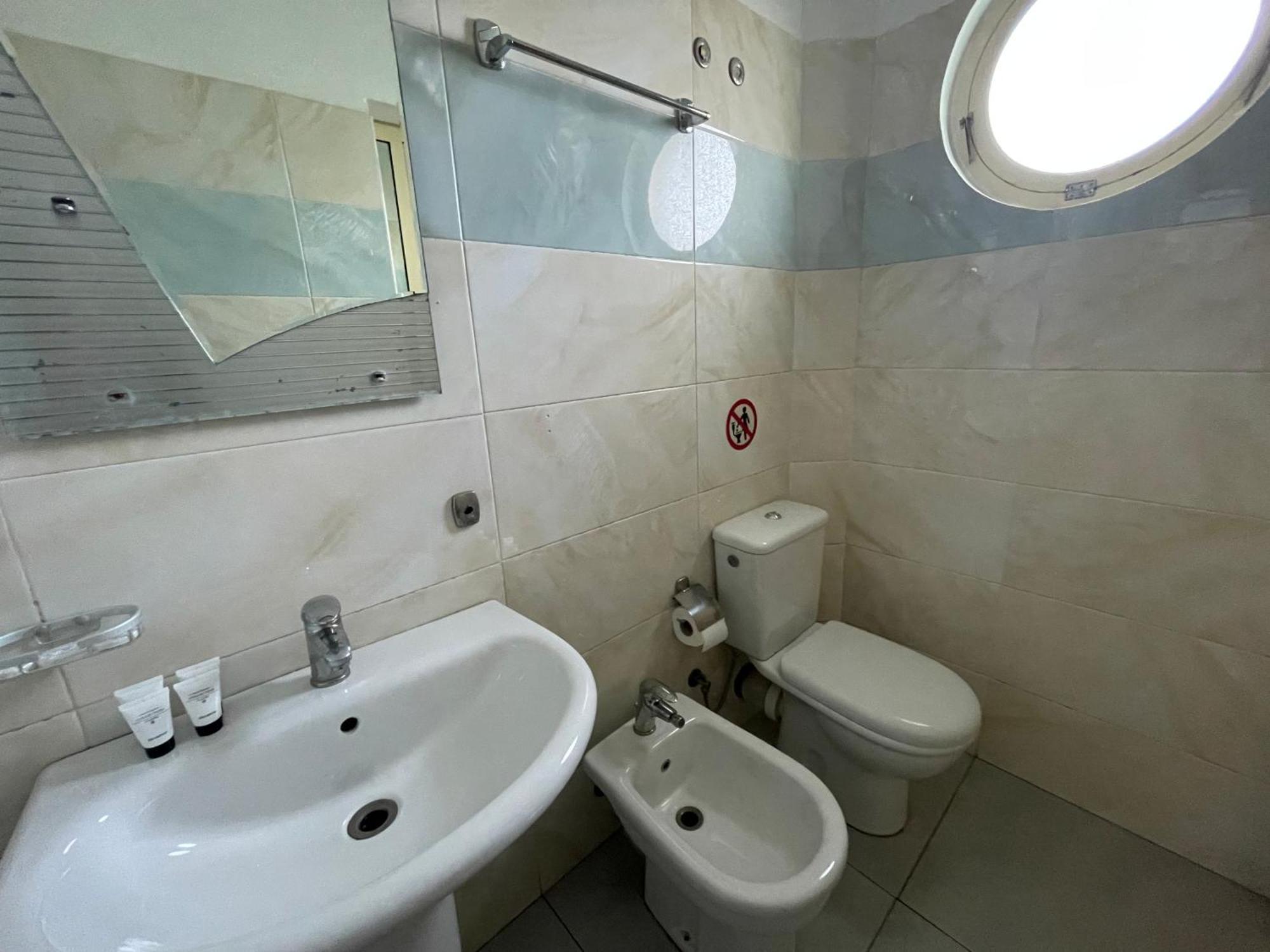 Hotel Latifi Gramsh 외부 사진