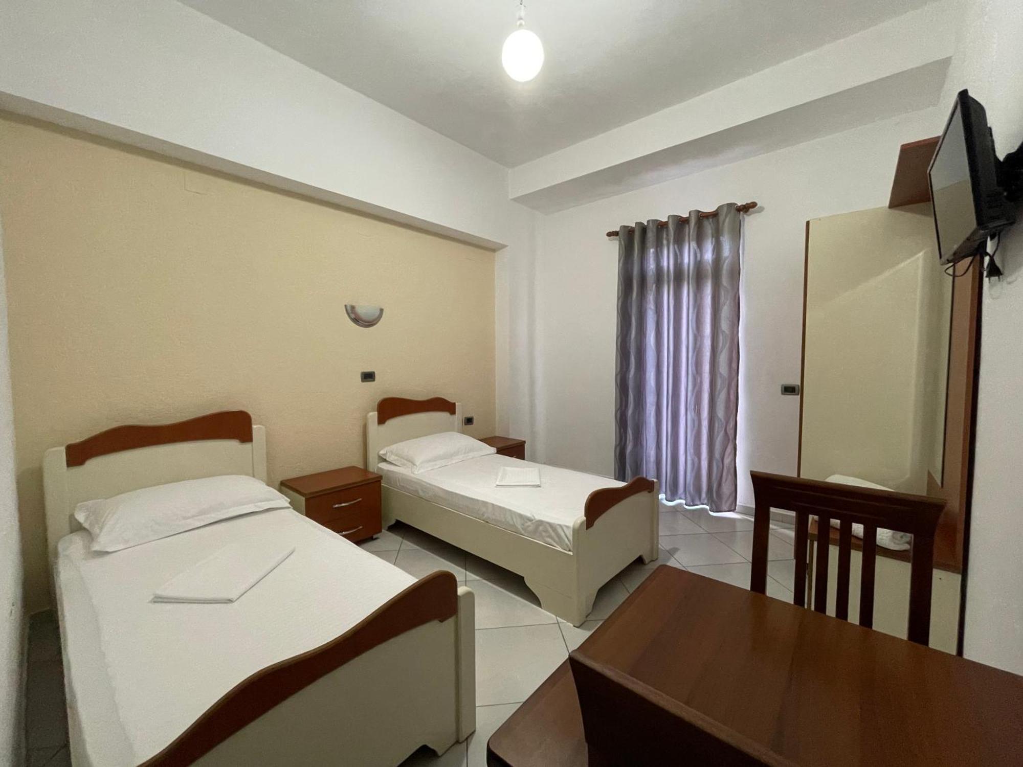 Hotel Latifi Gramsh 외부 사진