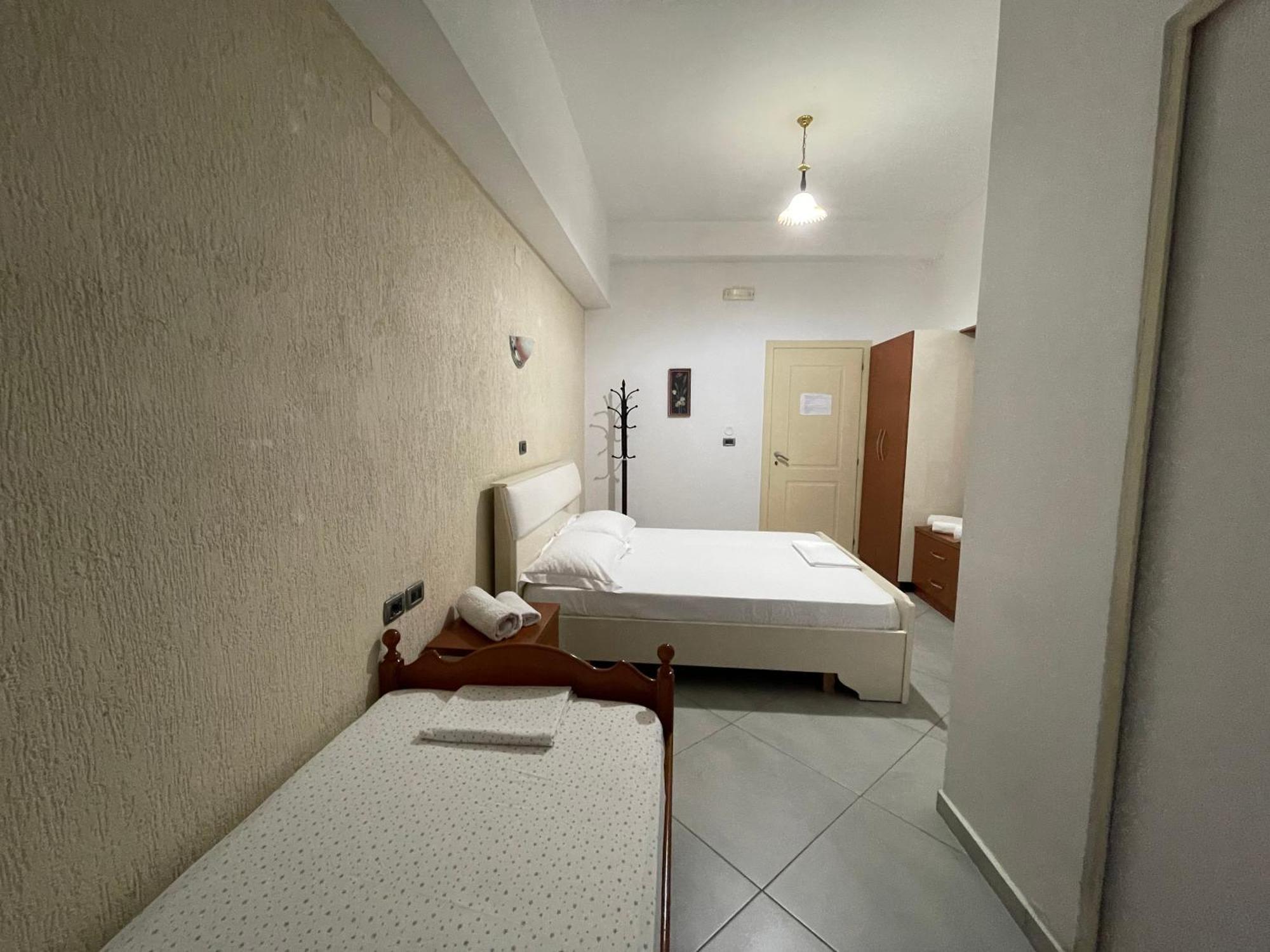 Hotel Latifi Gramsh 외부 사진