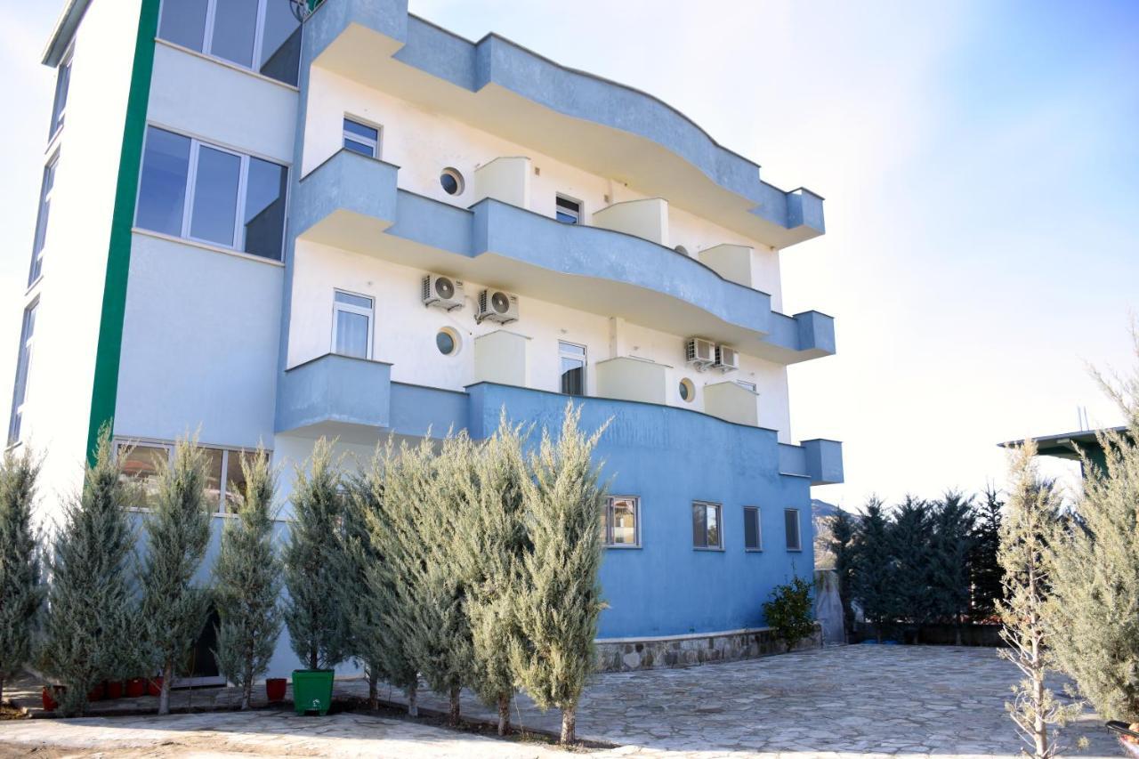 Hotel Latifi Gramsh 외부 사진
