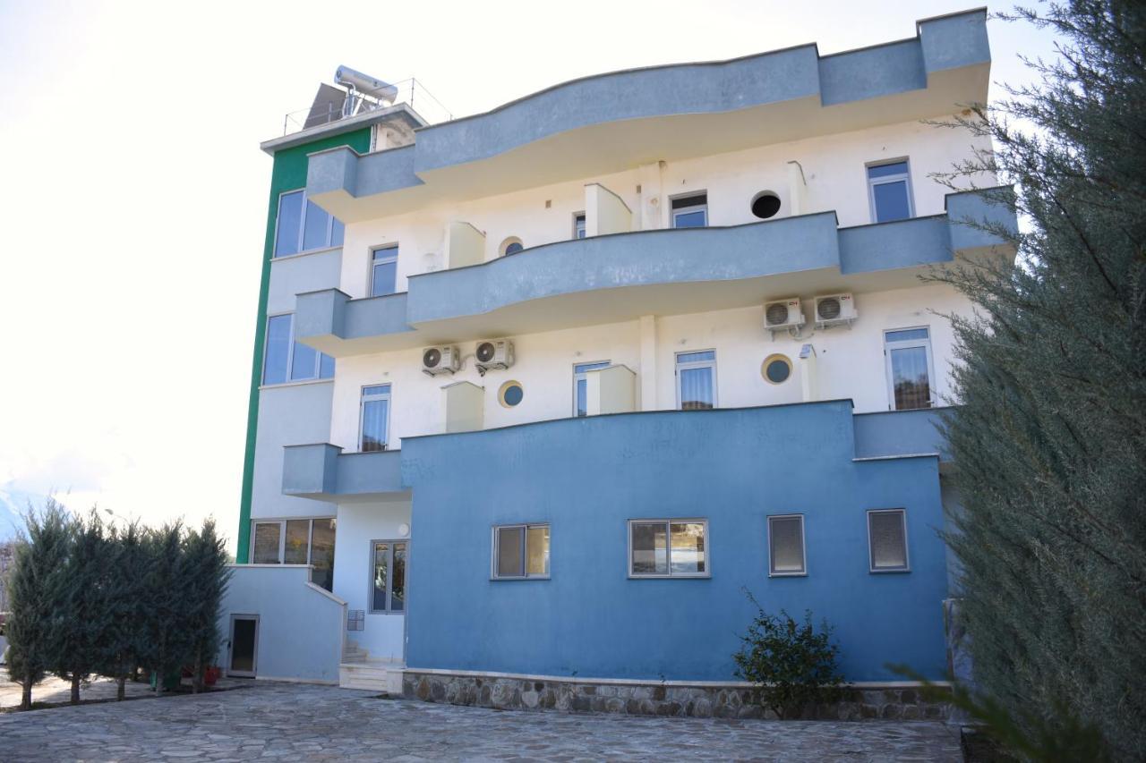 Hotel Latifi Gramsh 외부 사진